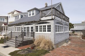 Exterior detail - Quintessential Spray Beach Cottage! (Beach Haven)