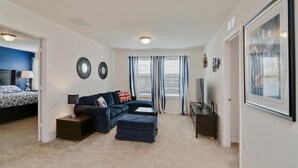 Stadtwohnung, 6 Schlafzimmer | Wohnbereich | Flachbildfernseher, DVD-Player, Tischtennisplatte