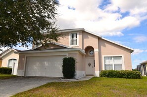 Villa, 4 Bedrooms | Front of property