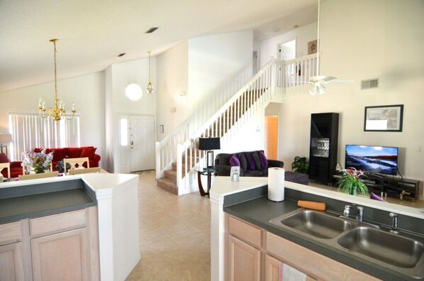 Villa, 4 Bedrooms | Private kitchen | Fridge, microwave, dishwasher, highchair - Esprit 408 (Davenport)