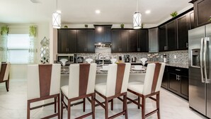 House, 6 Bedrooms | Private kitchen