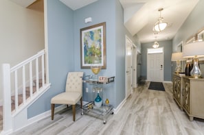 House, 6 Bedrooms | Hallway