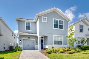House, 6 Bedrooms | Front of property - Champions Gate Exec Villas- 1632mvd (Davenport)