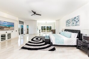 5 slaapkamers, een kluis op de kamer, een strijkplank/strijkijzer