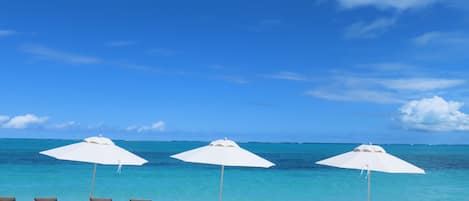 Beach nearby, sun-loungers, beach towels