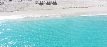 The White House TCI and Kenard Cruises Luxury Yacht charter vacation Package 