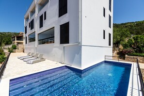 屋外プール、温水プール