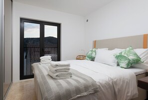 3 室のベッドルーム、セーフティボックス (室内)、アイロン / アイロン台、WiFi