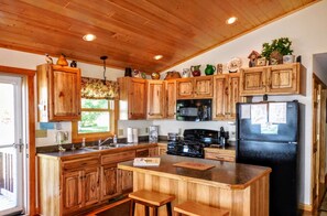 House, Multiple Beds, Kitchen | Private kitchen