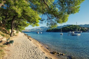 Beach - Apartment in Cavtat with Seaview, Balcony, Air condition, WIFI (3686-2) (Cavtat)