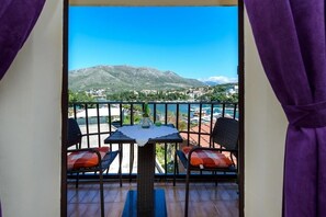 Outdoor dining - Apartment in Cavtat with Seaview, Balcony, Air condition, WIFI (3686-2) (Cavtat)