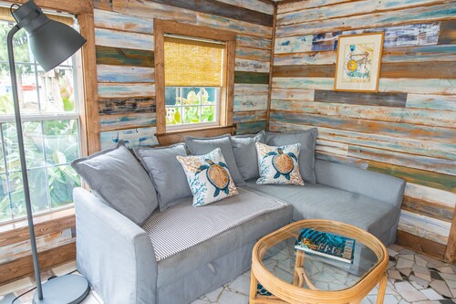 The Fish Cabin is perfect for a relaxing beach vacation!
