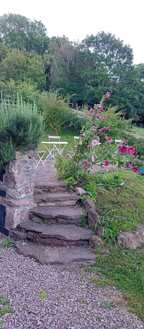 Property grounds - Beautifully converted stone barn with lovely views of the Welsh Borders (Monmouth)