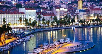 Ferienhaus App Grace mit Pool und Aussicht in Klis