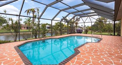 CAPE CORAL FLORIDA WATERFRONT MIT BEHEIZTEM POOL, PRIVATE DOCK