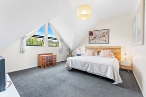 3 bedrooms, desk, iron/ironing board, travel cot