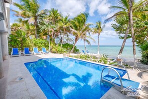 Pool - Elegant South Akumal 5 bedroom Beachfront Villa, Perfect Family Vacation! (Akumal)