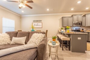 Smart TV, Netflix, streaming services