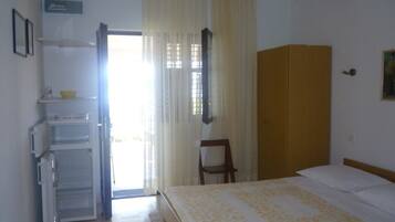 1 bedroom, free WiFi, bed sheets