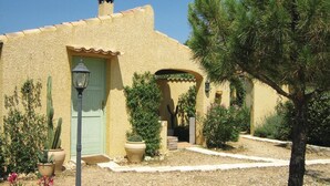 Unclassified image, 4 of 37, button - Stunning home in Cruzy (Cruzy)