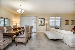 House, 5 Bedrooms | Living area | Flat-screen TV, video games