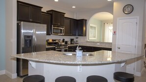 House, 6 Bedrooms | Private kitchen