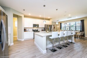 House, Multiple Beds | Private kitchen - Solterra Exec Villas- 7004ows (Davenport)