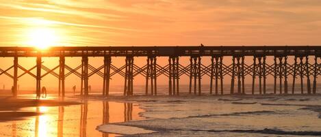 In Strandnähe, Liegestühle, Strandtücher