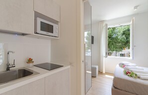 4 bedrooms, travel crib, free WiFi, bed sheets