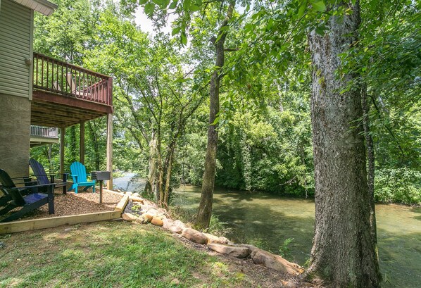 المنطقة المحيطة بالمنشأة