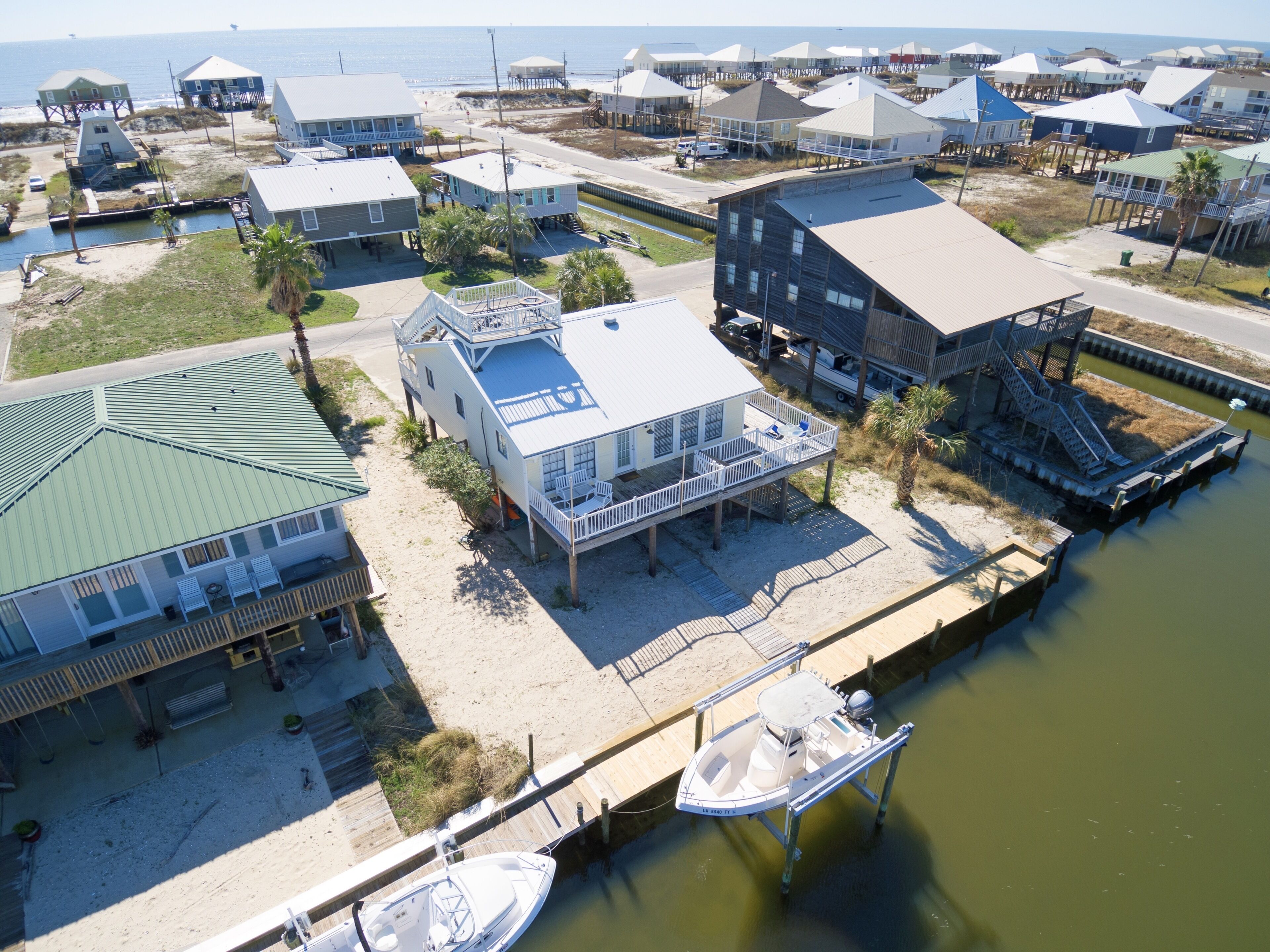 On the canal with walking access to bay and gulf! Boat friendly! - Neutral Groun