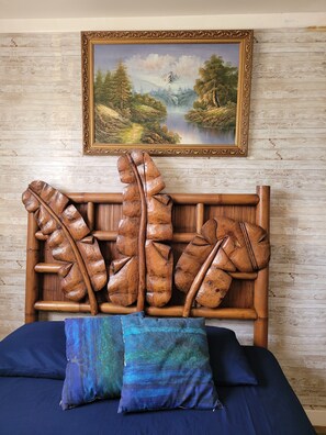 Décoration personnalisée, rideaux occultants, fer et planche à repasser