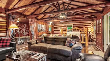 Deerview suite | Living area