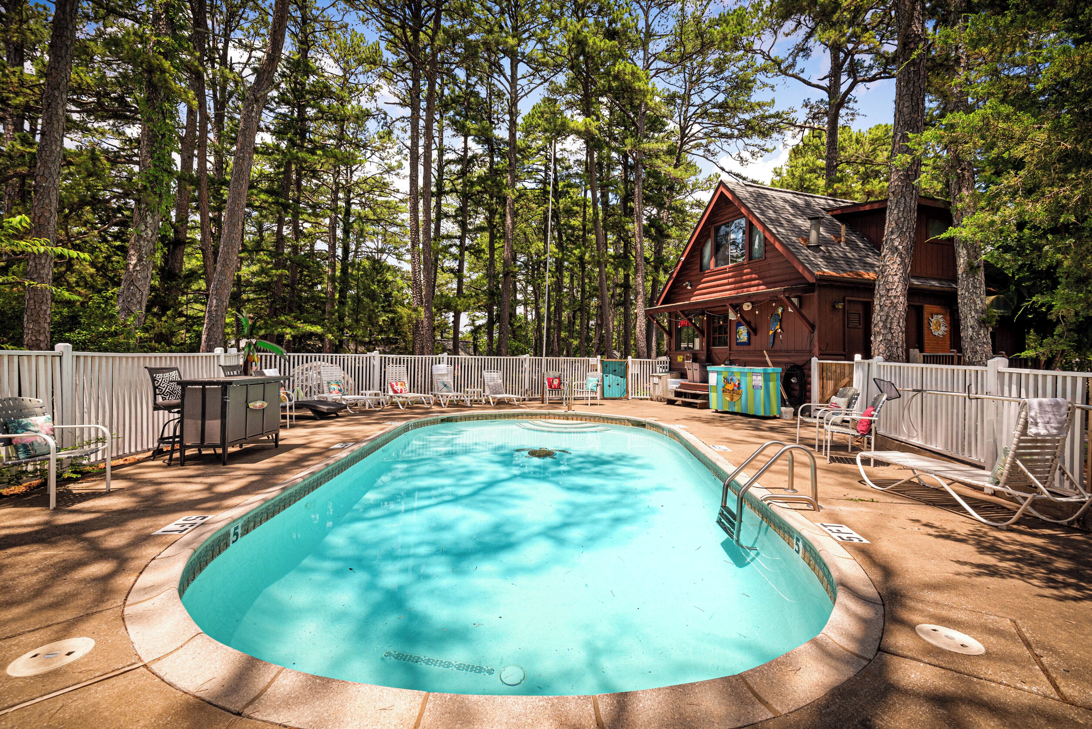 Seasonal outdoor pool, open 10:00 AM to 10:00 PM, sun loungers