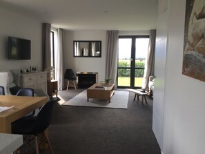 Netflix, streaming services - Northlake Wanaka New Zealand. House to let in Ski Season. (Wanaka)