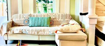 West Dennis Central - 5 bed, 3 bath, 2 kitchen huge yard!
Two hot tubs!