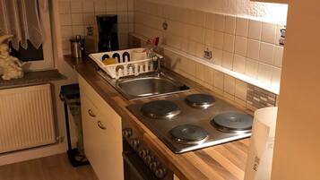 Kühlschrank, Ofen, Hochstuhl
