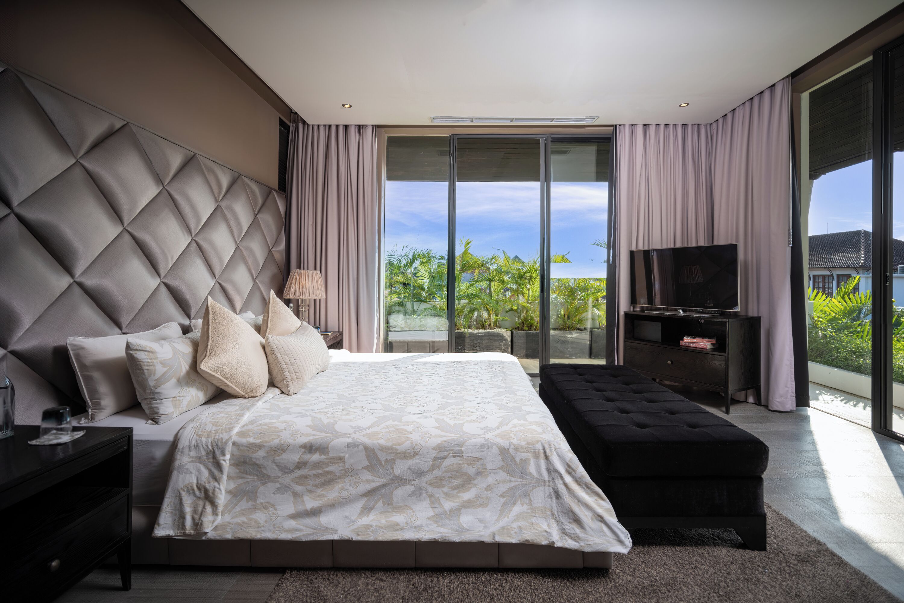 3BR Luxury Villa | 5 mins walk to Beach, Garden, Indoor Living | View from room