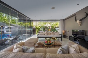 3BR Luxury Villa | 5 mins walk to Beach, Garden, Indoor Living | Living area