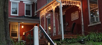 Historic, quiet, elegant, mix of modern & original