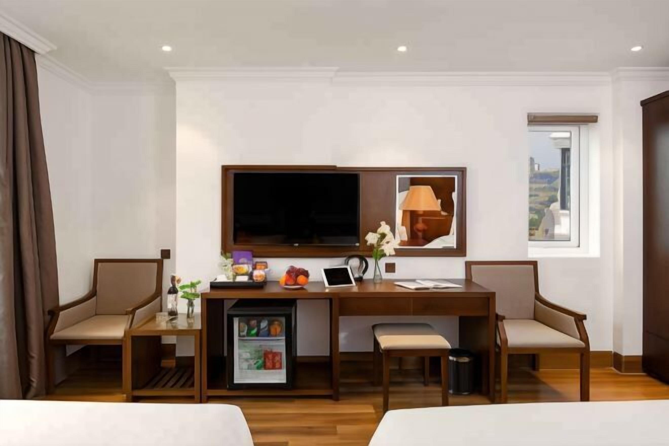 Premium bedding, minibar, in-room safe, desk