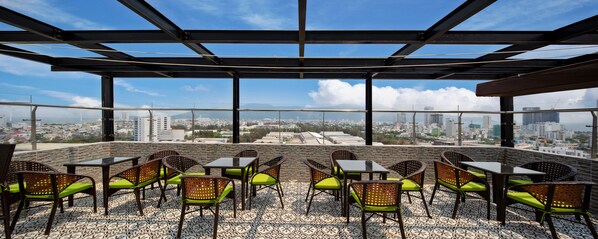 Rooftop terrace - Roliva Hotel & Apartment Danang (Da Nang)
