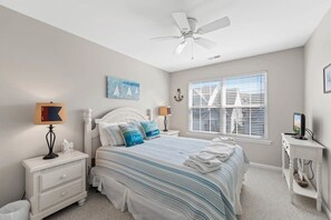 5 bedrooms, desk, iron/ironing board, free WiFi - BOOKING SUMMER 2026 NOW! REHOBOTH BEACH 5 BDR, SLEEPS 10+, <2 MILES FROM BEACH (Rehoboth Beach)