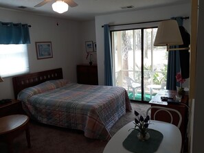 1 chambre, fer et planche à repasser, Wi-Fi, draps fournis