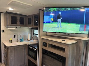 Coffee/tea maker, paper towels - The Creek site- Paradise, Beautiful, private RV for rent in a perfect location! (Steinhatchee)