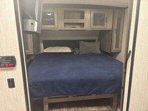 1 bedroom, free WiFi, bed sheets - The Creek site- Paradise, Beautiful, private RV for rent in a perfect location! (Steinhatchee)