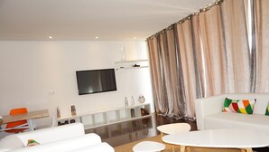Standard Apartment, 1 Double Bed | Living area - Sephir Blanc (Dakar)