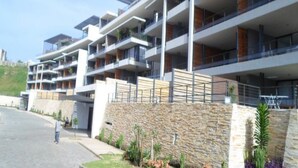Front of property - Sephir Blanc (Dakar)