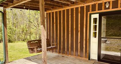 3 bedroom 1 full bath cabin 10 minutes from Cave Run Lake