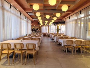 用餐